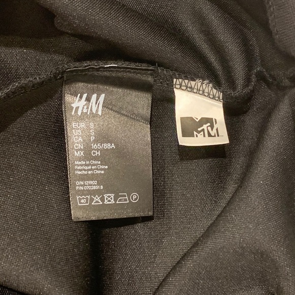 Moschino x H&M Oversized Black Dress - Picture 6 of 6